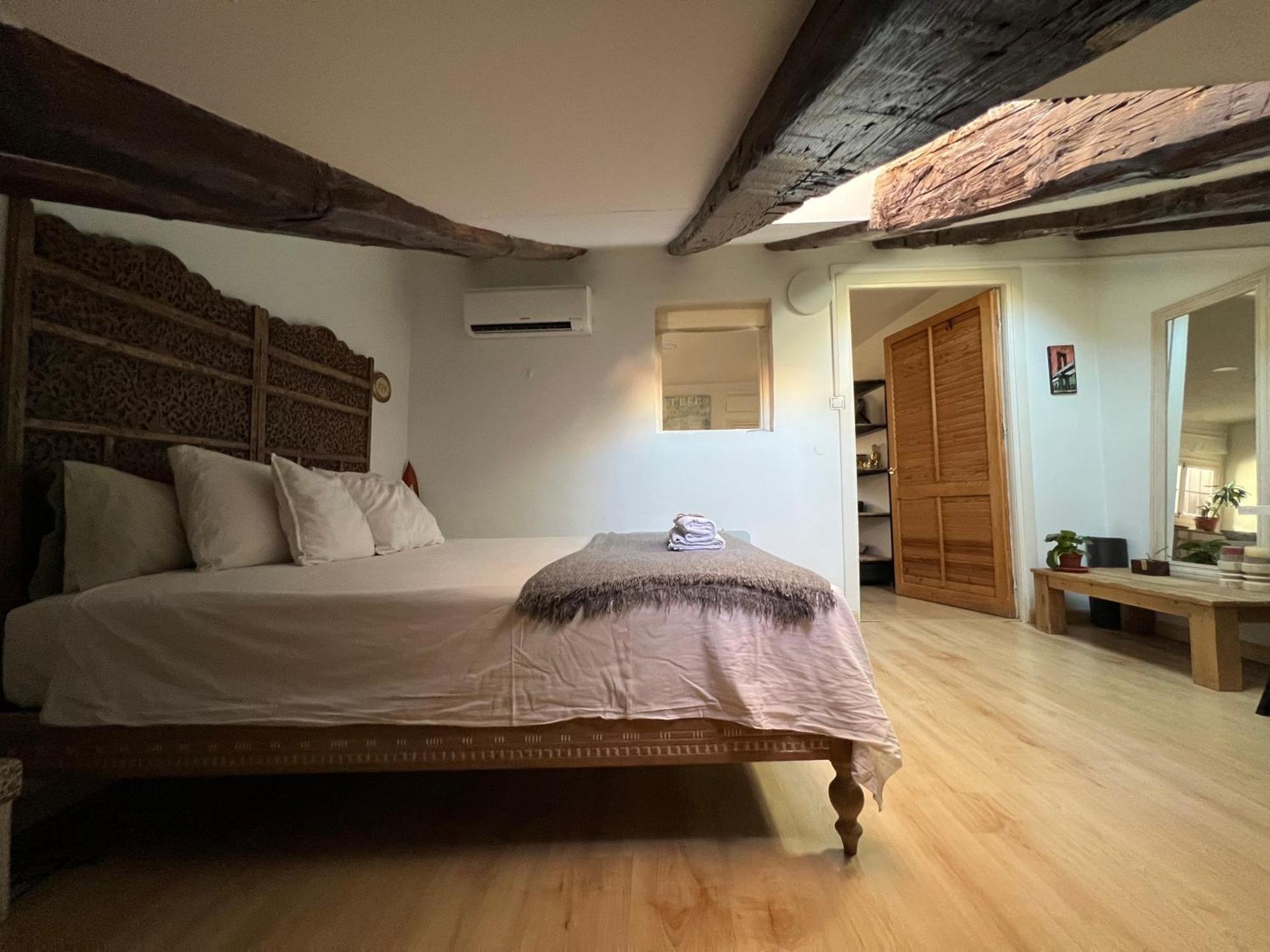 Apartment In Monumental Square Madrid Center Exteriör bild